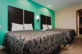 Crystal Inn & Suites Willowbrook Mall