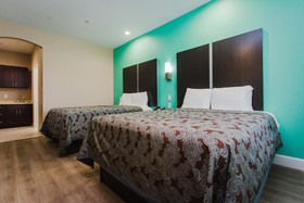 Crystal Inn & Suites Willowbrook Mall