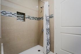 Crystal Inn & Suites Willowbrook Mall