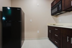 Crystal Inn & Suites Willowbrook Mall