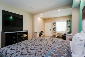 Crystal Inn & Suites Willowbrook Mall