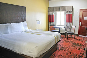 Palacio Royale Inn