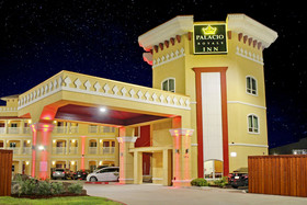 Palacio Royale Inn