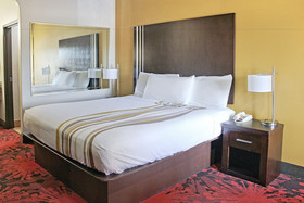 Palacio Royale Inn