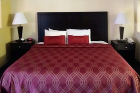 Econo Lodge Inn & Suites West - Energy Corridor