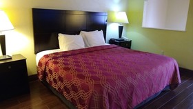 Econo Lodge Inn & Suites West - Energy Corridor