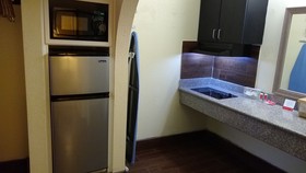 Econo Lodge Inn & Suites West - Energy Corridor