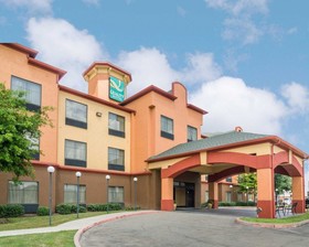 Springwood Suites Houston IAH -Beltway 8