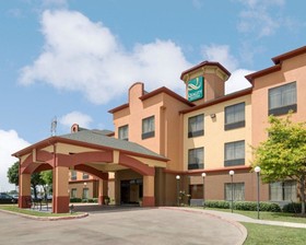 Springwood Suites Houston IAH -Beltway 8