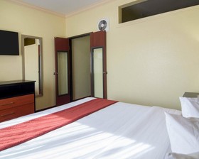Springwood Suites Houston IAH -Beltway 8