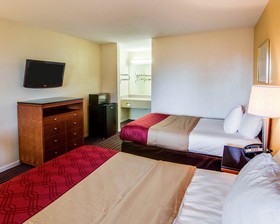 Rodeway Inn & Suites Hwy 290 NW
