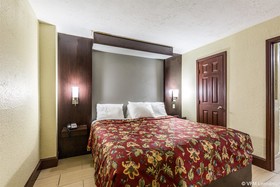 Rodway Inn & Suites Houston Medical Center