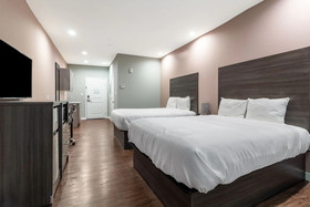 Scottish Inn & Suites