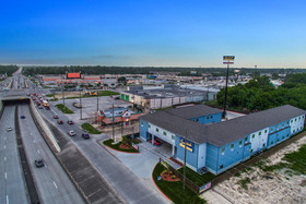 Scottish Inn & Suites