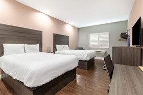 Scottish Inn & Suites