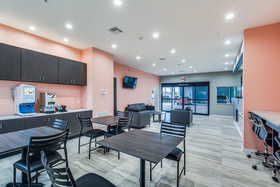 Scottish Inn & Suites