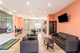 Scottish Inn & Suites