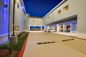 Scottish Inn & Suites