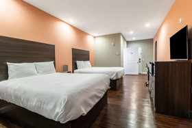Scottish Inn & Suites
