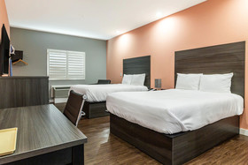 Scottish Inn & Suites