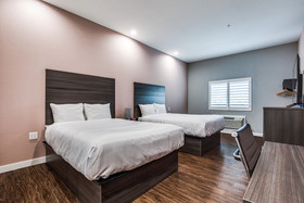 Scottish Inn & Suites
