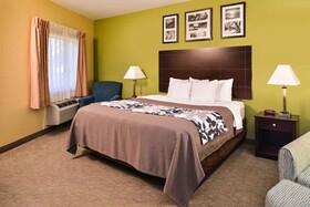 Sleep Inn & Suites Downtown