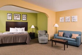 Sleep Inn & Suites Downtown