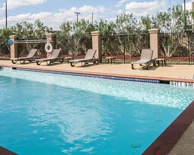 Restwell Inn & Suites