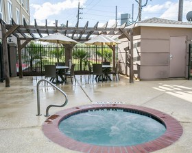 Restwell Inn & Suites