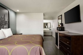 Crystal Inn By OYO Northeast Houston I-610