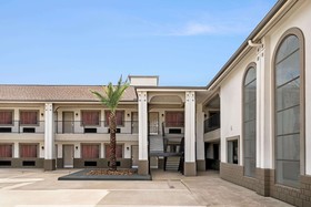 Crystal Inn By OYO Northeast Houston I-610