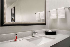 Crystal Inn By OYO Northeast Houston I-610