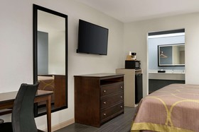 Crystal Inn By OYO Northeast Houston I-610