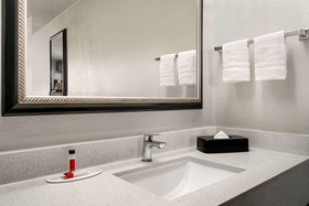 Crystal Inn By OYO Northeast Houston I-610