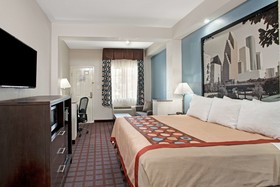 Super 8 by Wyndham Houston North I-45