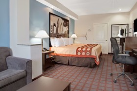 Super 8 by Wyndham Houston North I-45