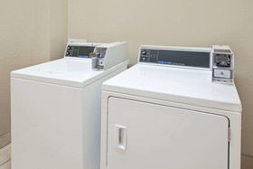 Super 8 by Wyndham IAH West/Greenspoint