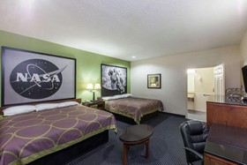 Super 8 by Wyndham Houston Hobby Airport South