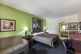 Super 8 by Wyndham Houston Hobby Airport South