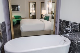 The Laura, Houston Downtown, Autograph Collection