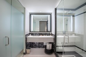 The Laura, Houston Downtown, Autograph Collection