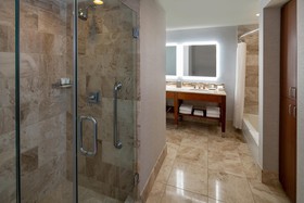 The Westin Houston, Memorial City