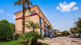OYO Townhouse Houston Airport North
