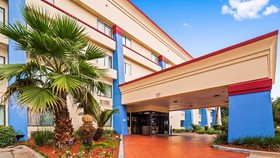 OYO Townhouse Houston Airport North