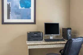Days Inn by Wyndham Humble/Houston Intercontinental Airport