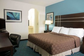 Days Inn by Wyndham Humble/Houston Intercontinental Airport