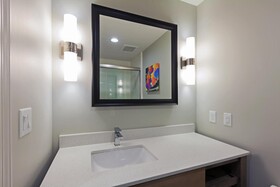 Holiday Inn Houston Northeast Bush Airport