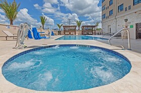 Holiday Inn Houston Northeast Bush Airport