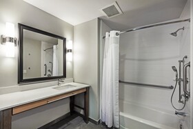 Holiday Inn Houston Northeast Bush Airport