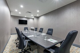Holiday Inn Houston Northeast Bush Airport